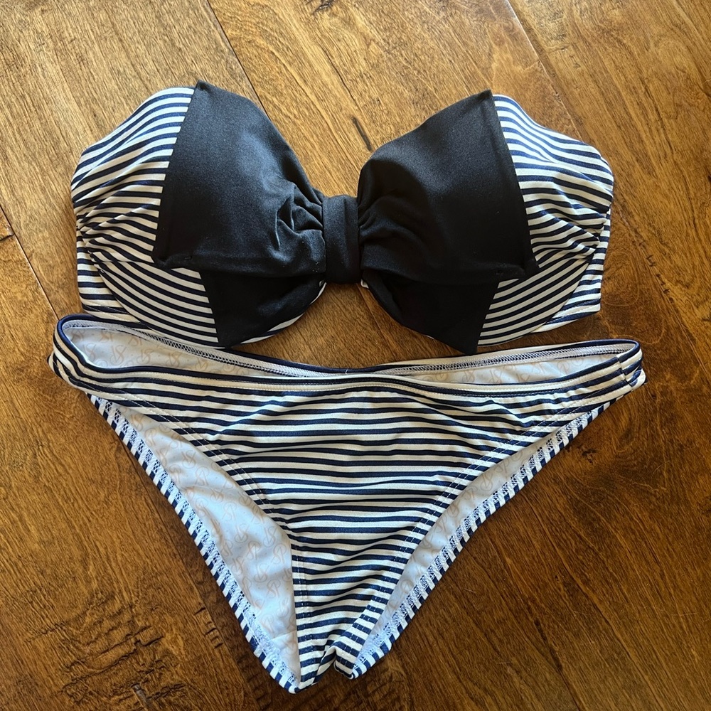 Victoria’s Secret bikini